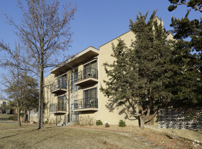 Primary Photo - Glenwood Garden Apartments