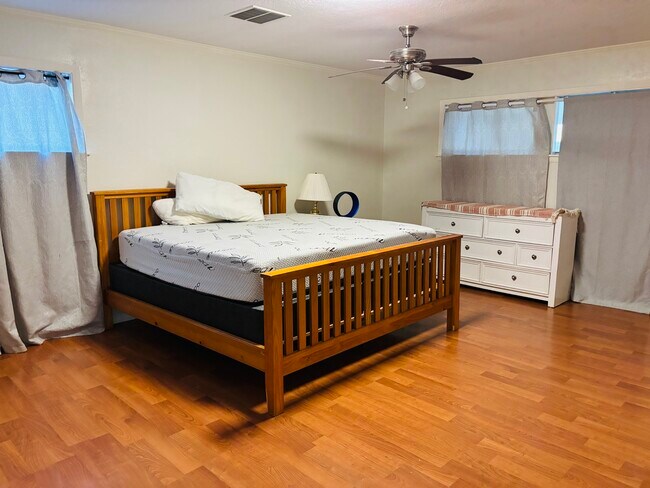 Building Photo - 4901 Timber Ln