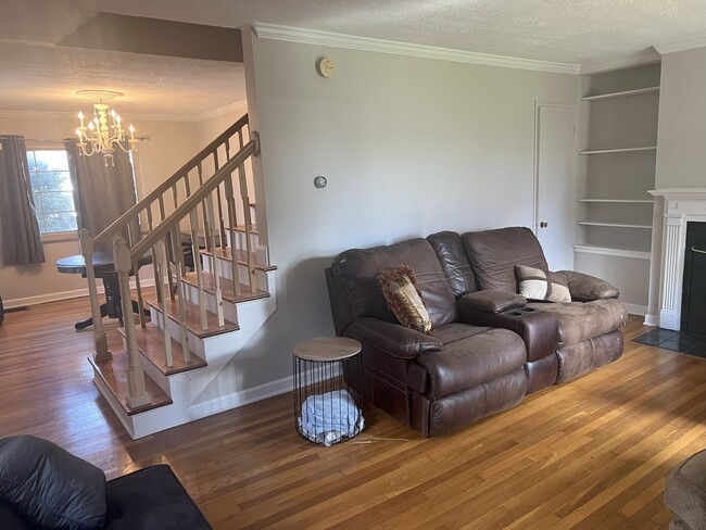 Building Photo - 1738 E Broad St