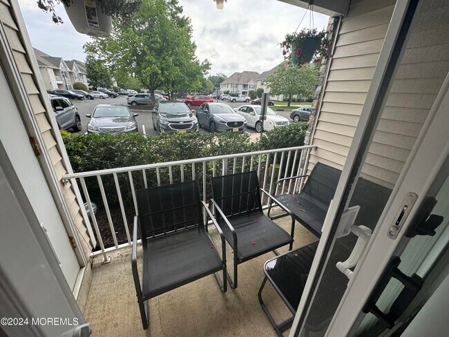 Building Photo - 402 Wedgewood Cir