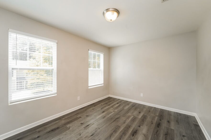 Building Photo - 630 Mountain Quail Dr
