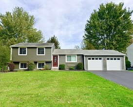 Building Photo - 12 Echodale Ave