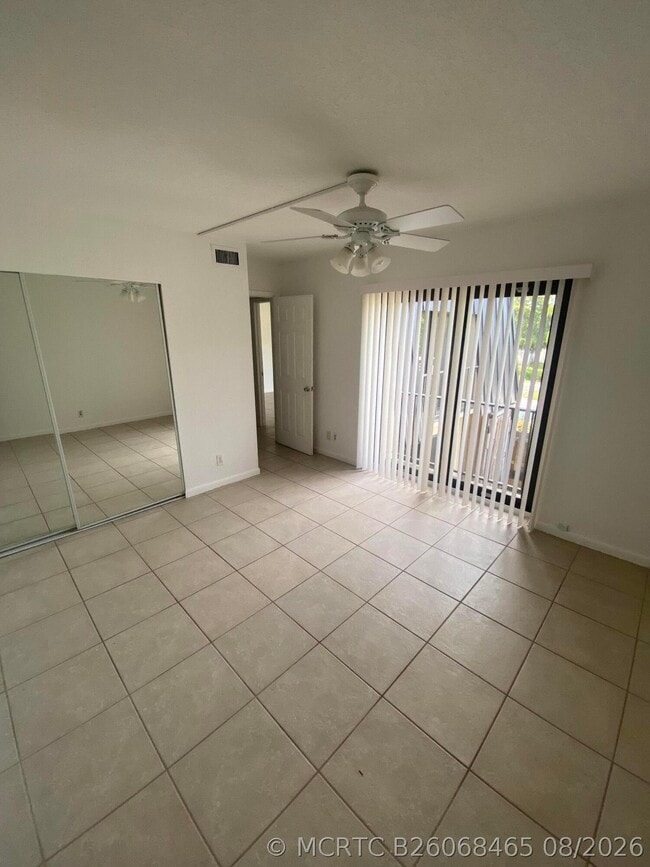 Building Photo - 2370 Waterside Dr