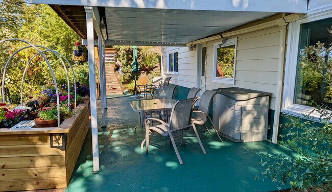 Apartment runs across basement of Apartment with covered patio. - 8261 Northrop Plz SW