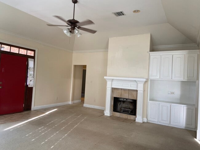 Front door - 308 Thatcher Ln