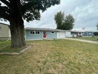 Building Photo - 3 Bedroom Fully Remodeled Marshalltown
