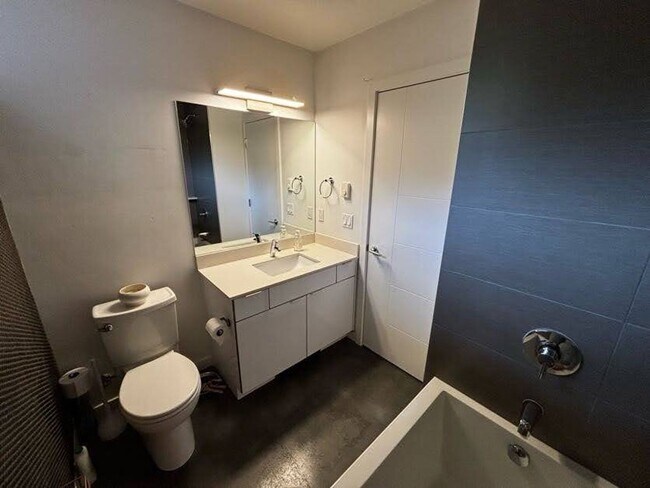 Building Photo - Modern Tri-Story in the heart of Capitol Hill