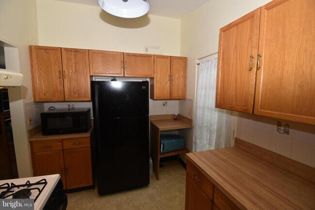 Building Photo - 6518 Byrnes Dr