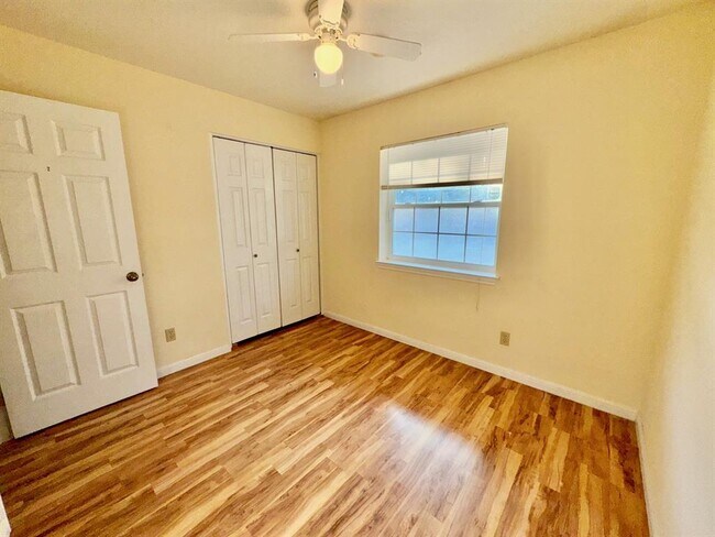 Building Photo - 405 Northern Trail