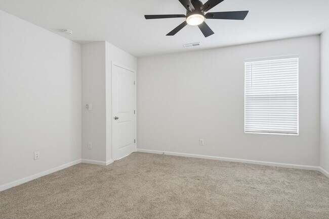 Building Photo - 414 Hope Ln