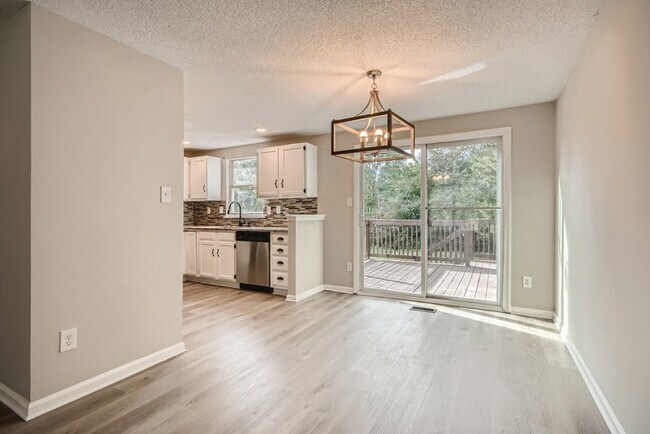 Building Photo - 5934 Sunrise Ct