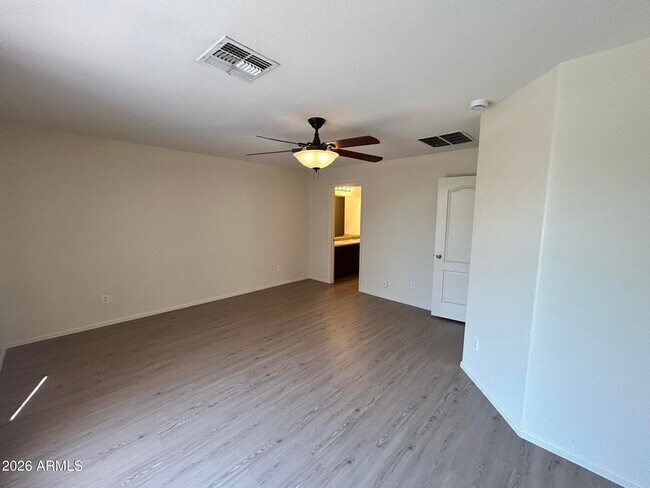 Building Photo - 42406 W Sunland Dr