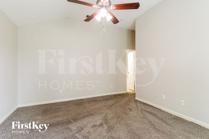 Building Photo - 9931 Fairlane Oaks Dr