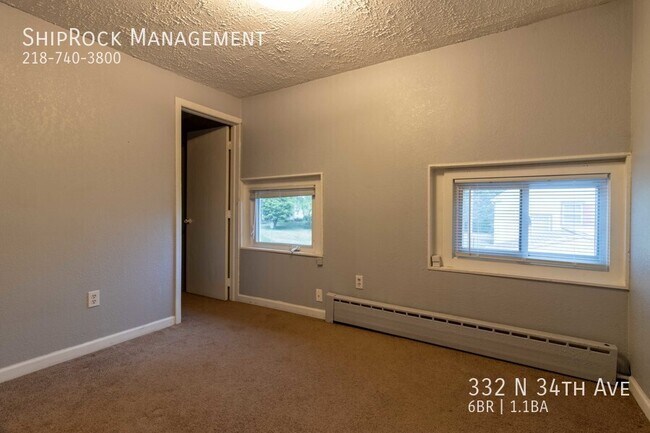 Building Photo - 332 N 34th Ave E