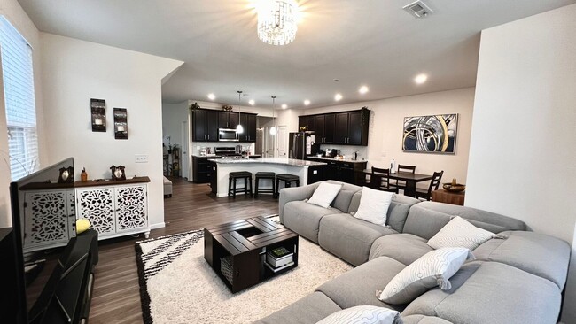 Building Photo - 538 Watercress Dr
