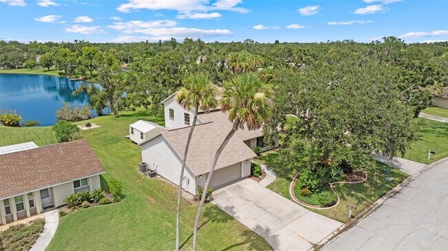 Building Photo - 8006 Oak Dr