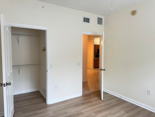 Building Photo - 9833 Baywinds Blvd