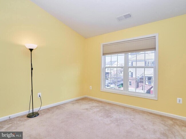 Building Photo - 41625 Broxbourne Terrace