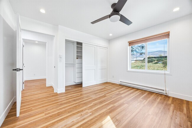 Building Photo - 34999 U.S. 6-M101