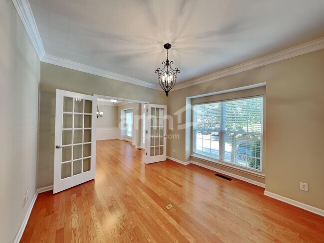 Building Photo - 319 Forest Bend Dr