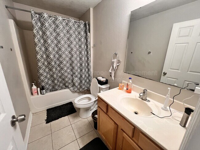 Building Photo - 14126 Econ Woods Ln