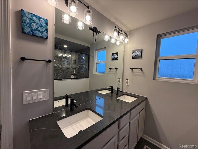 Building Photo - 4811 Broomfield Way