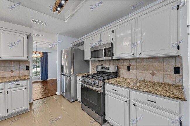 Building Photo - 7136 Vinland St