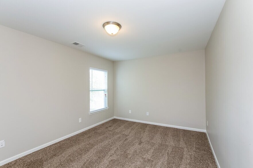 Building Photo - 812 Old Forester Ln