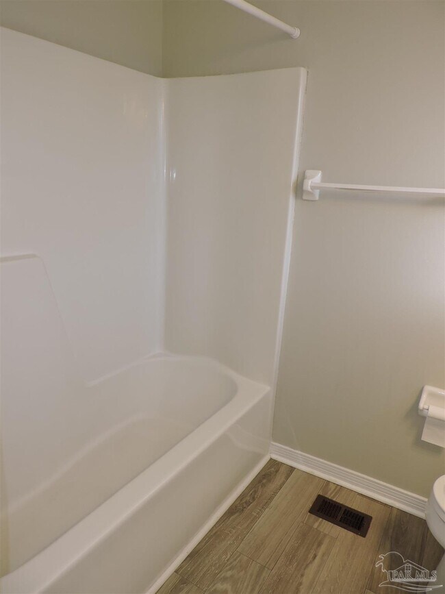 Building Photo - 6423 Lake Charlene Ln