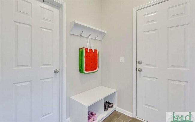 Building Photo - 365 Southwilde Way