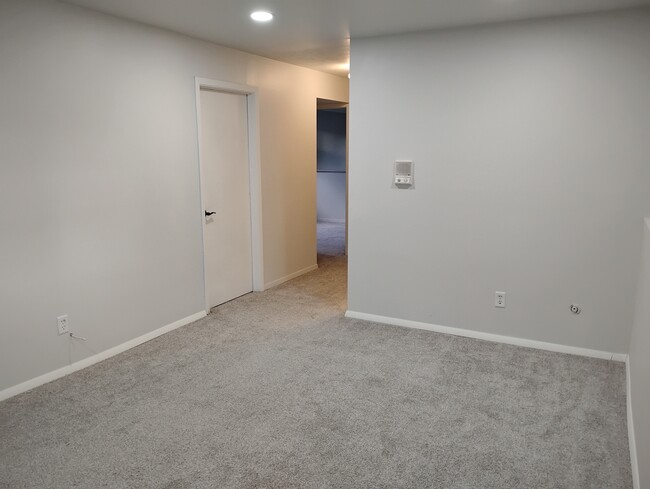 Building Photo - 5827 El Paso Cir