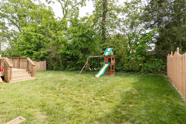 Building Photo - 4 Bedroom, 3 Bath Home w/ Backyard and 2 Car Garage