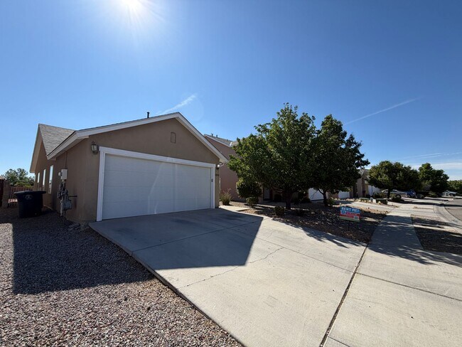 Building Photo - 3 Bedroom Single Story Home Available Near McMahon Blvd NW & Kayenta St NW!