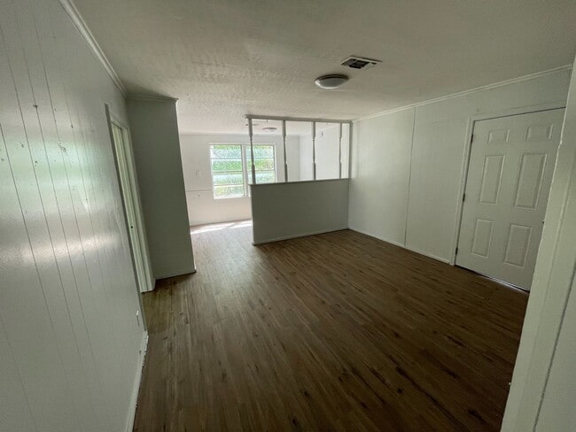 Building Photo - 2741 Essex St