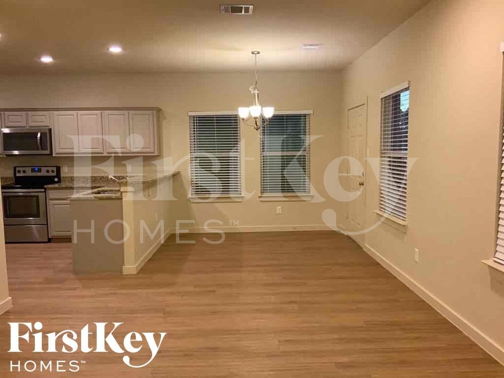 Building Photo - 9923 Rio Doso Dr