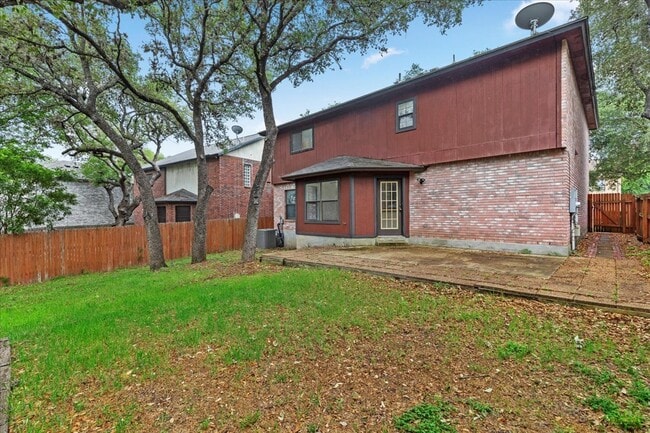 Building Photo - Quiet Neighborhood in Brauns Farm