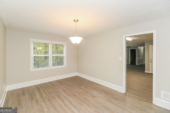 Building Photo - 5501 Reynard Trail