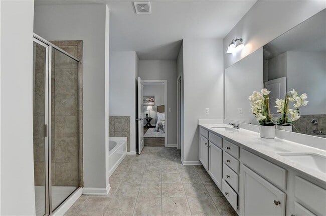 Building Photo - 2017 Yvette Wy