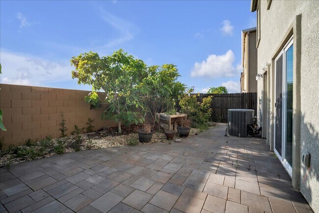 Building Photo - 8071 Weeping Willow Ln