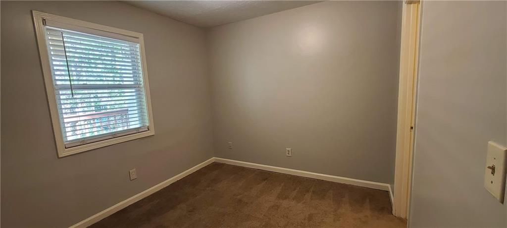 Building Photo - 966 Amberly Dr