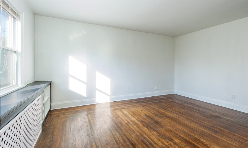 Building Photo - 184 Meadow Ave