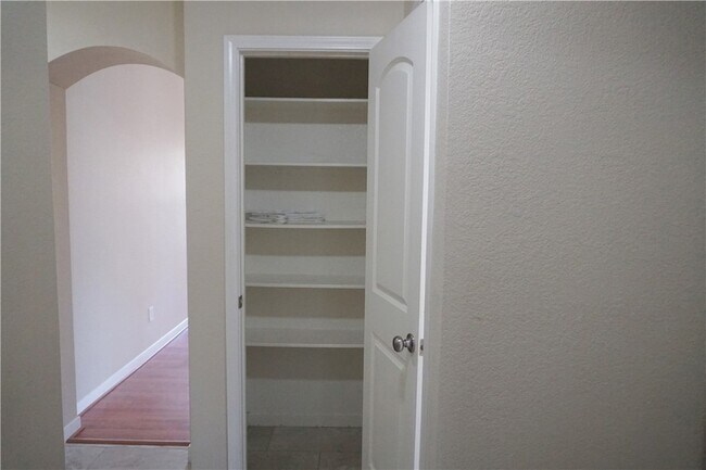 Building Photo - 1810 Stephanie St