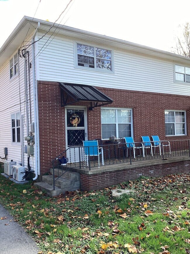 Building Photo - 3822 Redding Rd