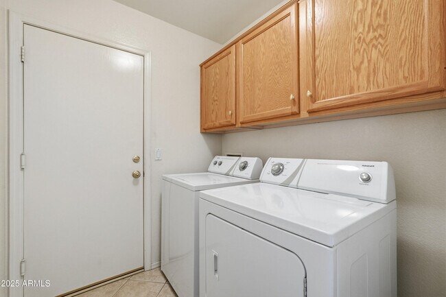 Building Photo - 4626 E Thorn Tree Dr