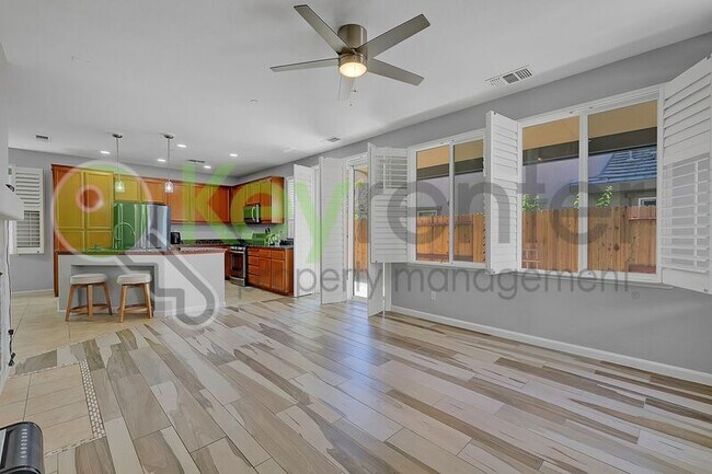 Building Photo - 973 Courtyards Loop