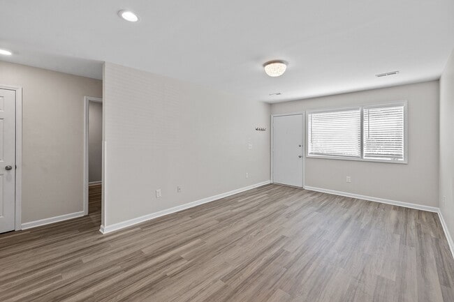 Building Photo - 4362 Hunters Club Dr