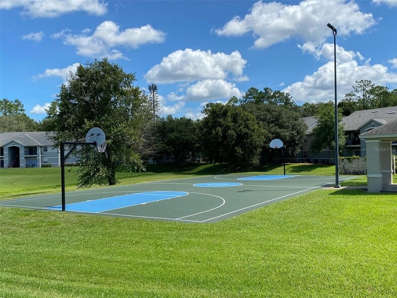 Building Photo - 3705 SW 27th St