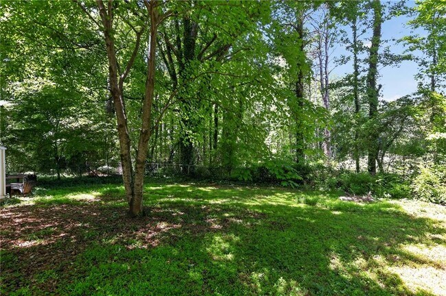 Building Photo - 1480 Edinburgh Dr