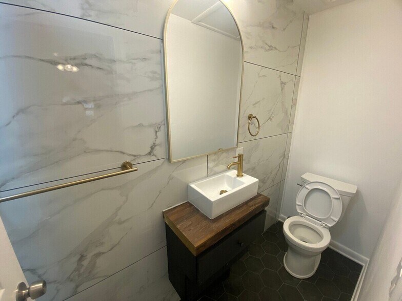 Building Photo - 1411 McDonald Ave