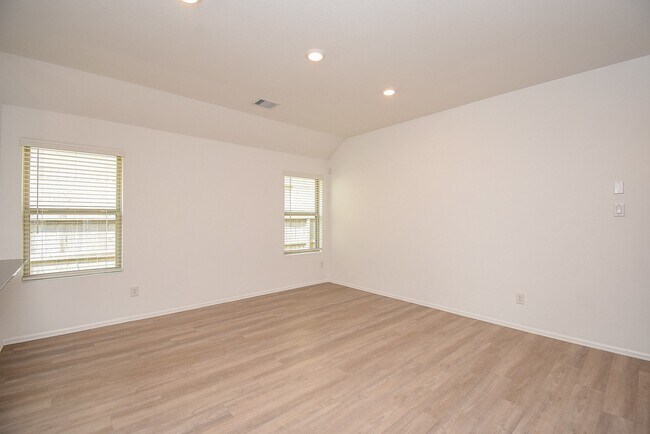 Building Photo - 18979 Buckley Oak Dr